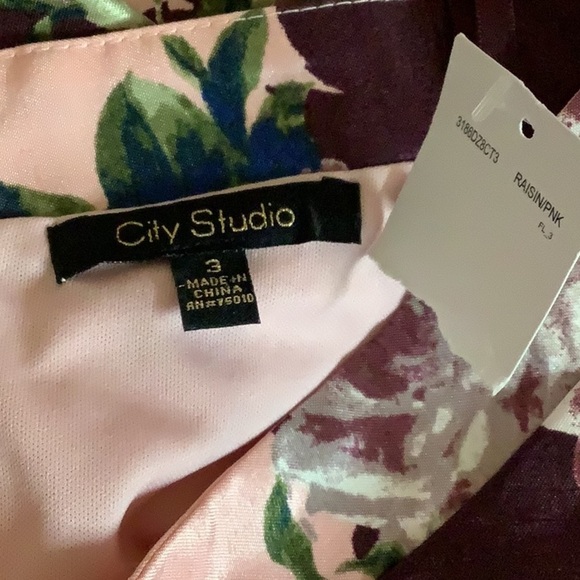 City Studios Juniors Size 3 Pink Floral Flirty Double Ruffle Skirt. New - Picture 7 of 7